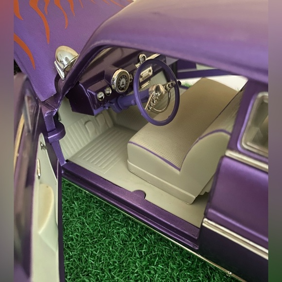 ERTL 1:18 Scale Diecast Car 1949 Mercury Lead Sled Coupe Purple with Flames - Picture 9 of 13